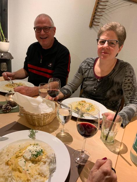 Urs-Martin beim Nachtessen Urs-Martin beim Nachtessen