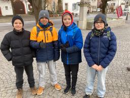 Das Siegerteam der sportlichen Strecke Nilson, Daris, Amar, Elijah voller Zuversicht. Das Siegerteam der sportlichen Strecke Nilson, Daris, Amar, Elijah voller Zuversicht.